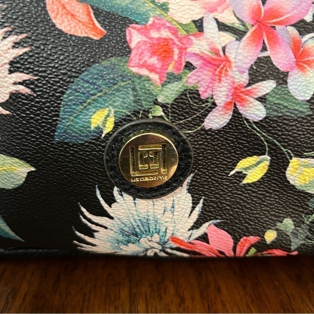 Vintage Liz Claiborne Women's
Harper Shoulder Tropical Classy purse. - Picture 3 of 14